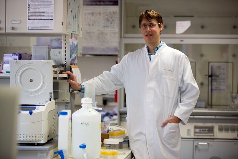 Phagocytes offer protection against worm infections